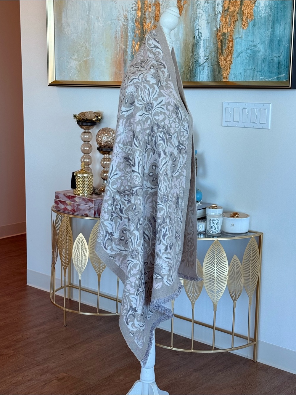 Two oversized winter scarves - Picture 5 of 6